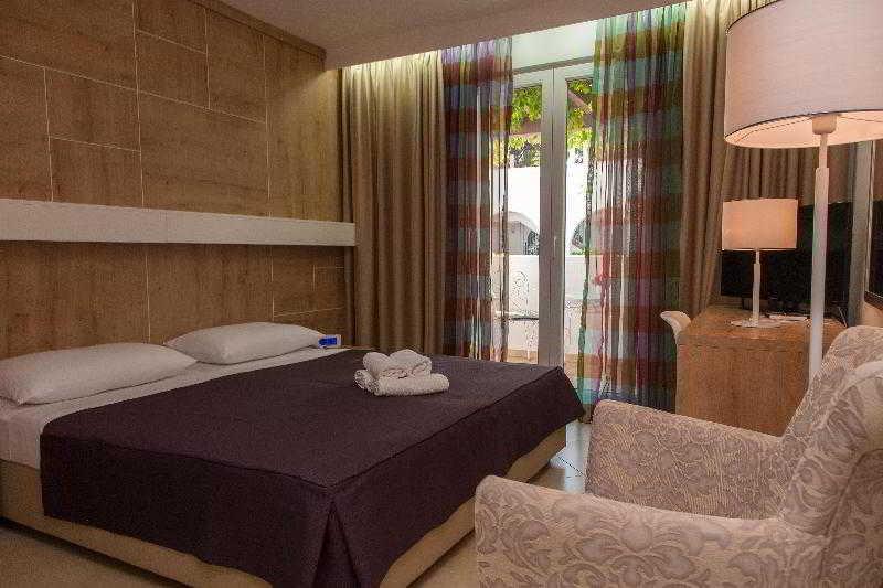 Hotel Slovenska Plaza Standard Budva Ngoại thất bức ảnh