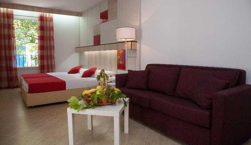 Hotel Slovenska Plaza Standard Budva Ngoại thất bức ảnh