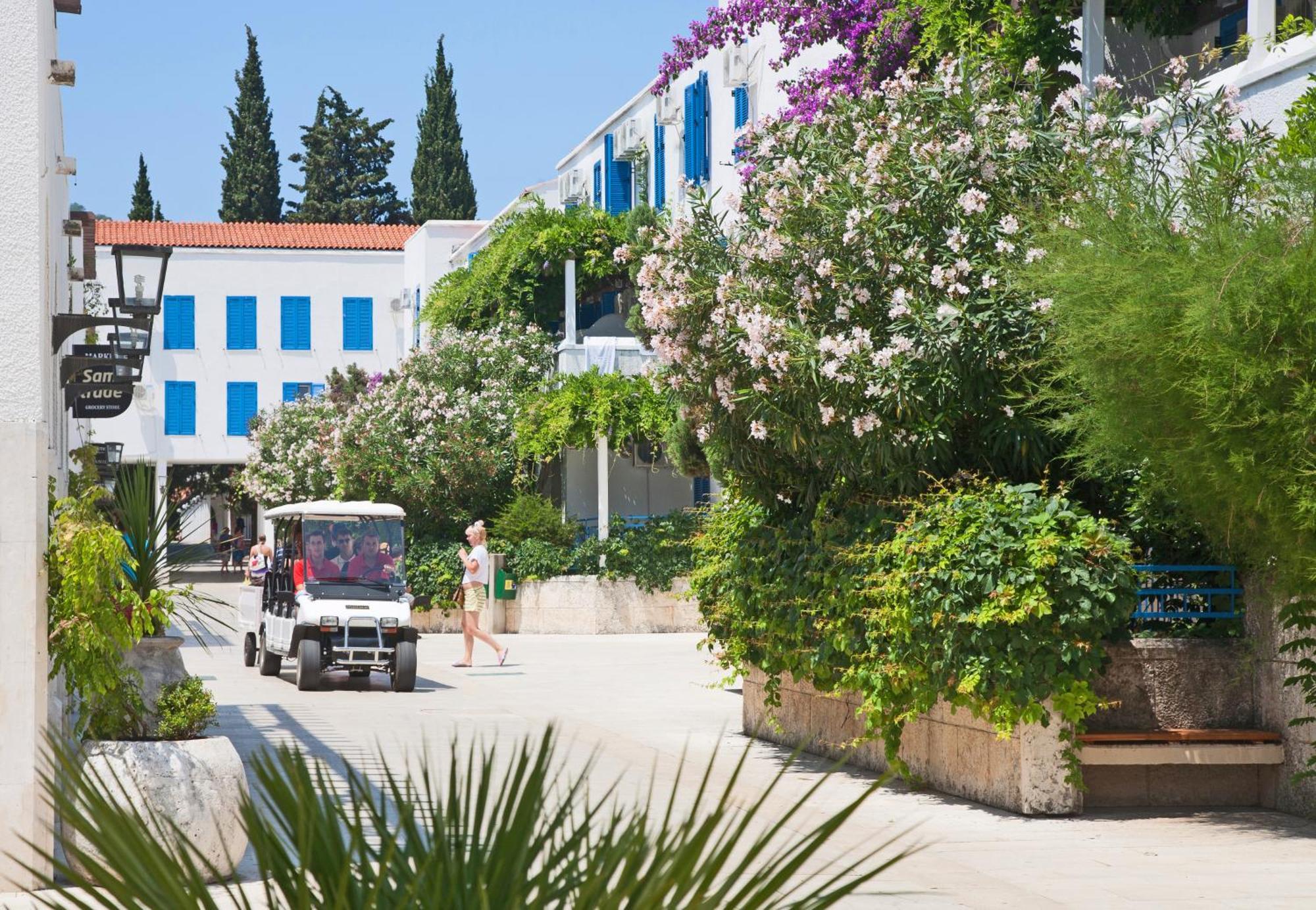 Hotel Slovenska Plaza Standard Budva Ngoại thất bức ảnh