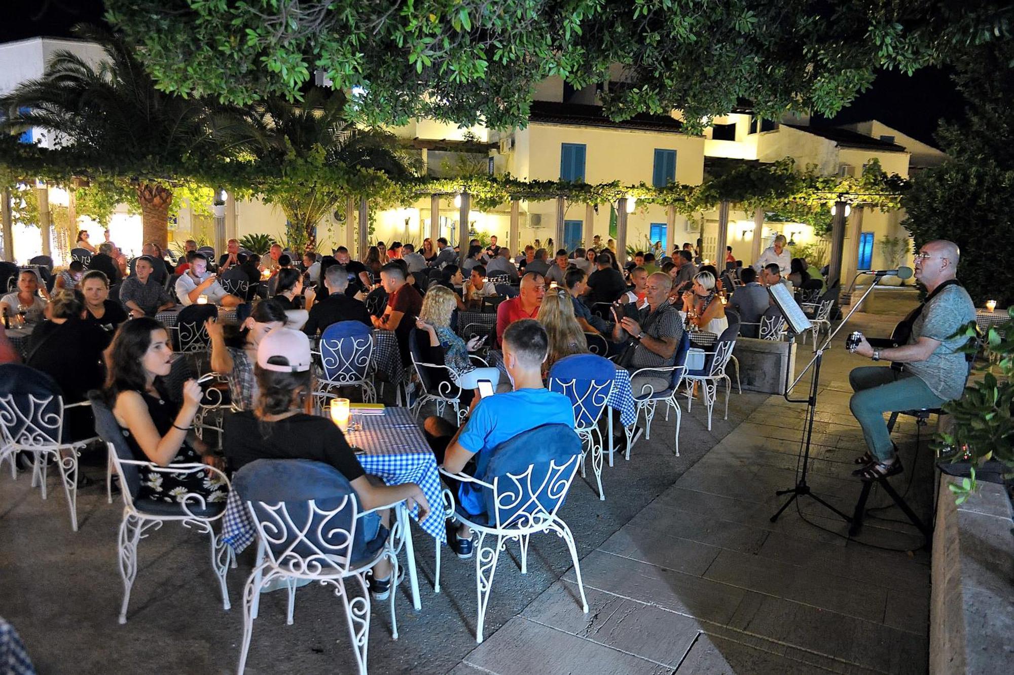 Hotel Slovenska Plaza Standard Budva Ngoại thất bức ảnh