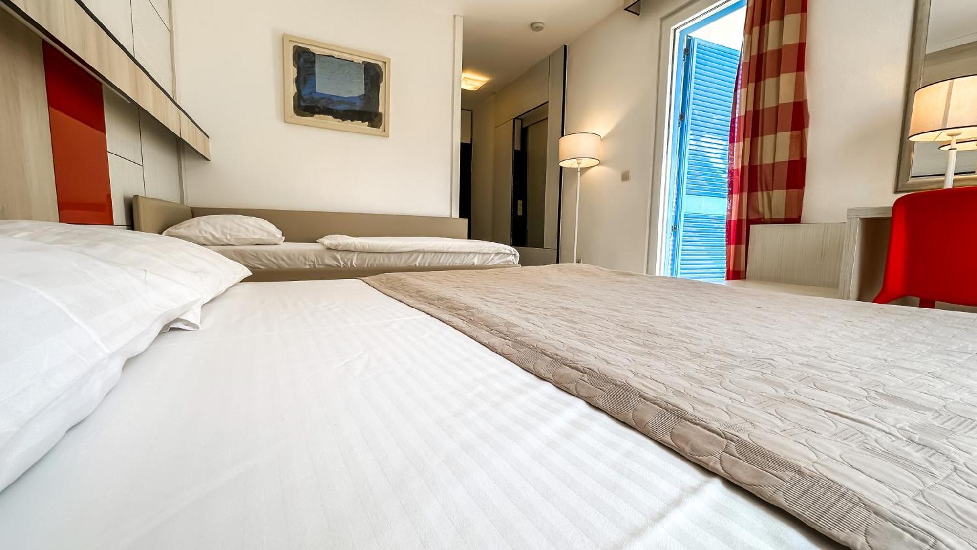 Hotel Slovenska Plaza Standard Budva Ngoại thất bức ảnh
